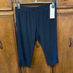 Bali crop pants. Navy